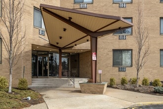 Highgate Apartments in Ewing, NJ - Foto de edificio - Building Photo