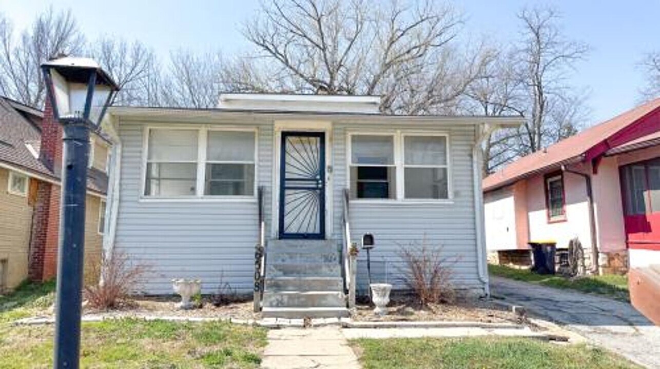 6508 Paseo Blvd in Kansas City, MO - Building Photo