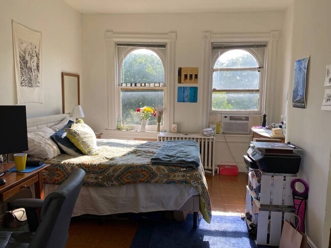 433 2nd St SE, Unit 2 in Washington, DC - Building Photo - Building Photo