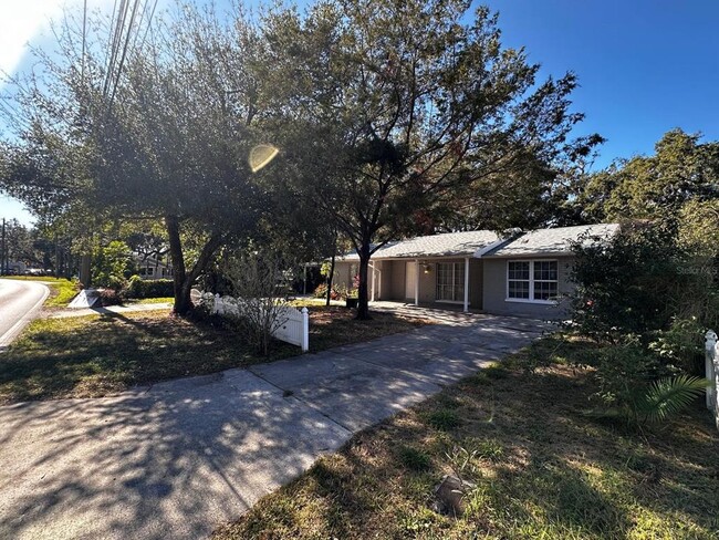 7309 Washington St in New Port Richey, FL - Foto de edificio - Building Photo