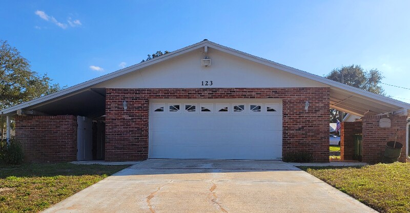 123 Briarwood Ln in Cocoa, FL - Building Photo