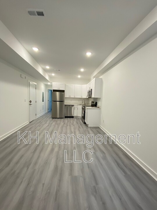 624 N 38th St in Philadelphia, PA - Building Photo