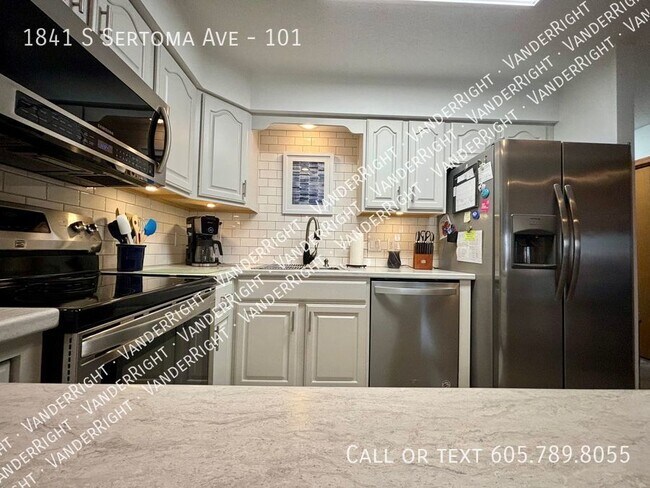 1841 S Sertoma Ave in Sioux Falls, SD - Building Photo - Building Photo