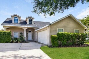 5611 Westland Station Rd in Jacksonville, FL - Building Photo