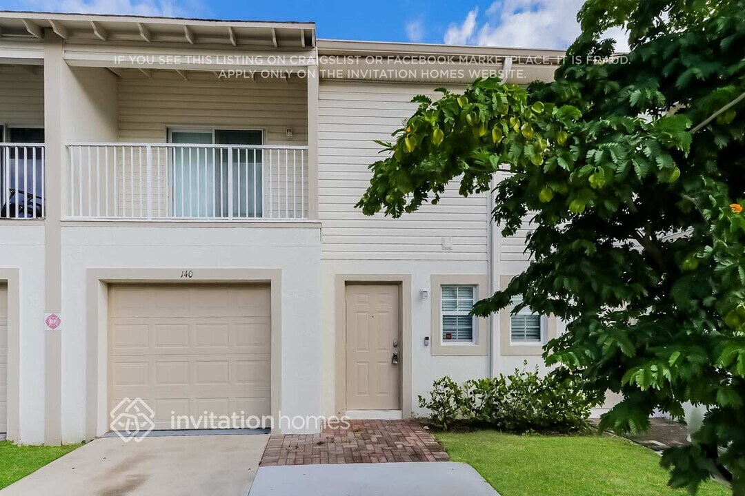 140 Carol Susan Ln in Fort Pierce, FL - Building Photo