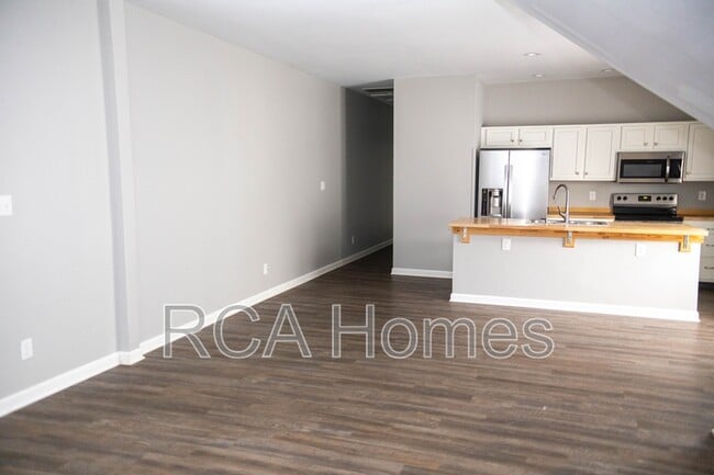 property at 3501 N Illinois St