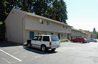 Windsor Court Apartments in Portland, OR - Foto de edificio - Building Photo