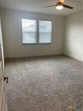 325 New Hampton Wy in San Marcos, TX - Building Photo - Building Photo
