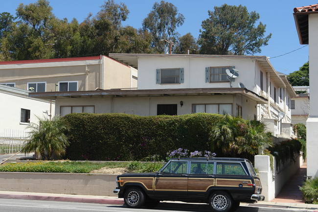 1467 E Main St in Ventura, CA - Building Photo - Building Photo