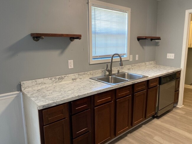 87 Hillshire Dr in Jackson, TN - Building Photo - Building Photo