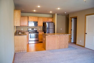 2876 W Lakewood Dr in Fayetteville, AR - Building Photo - Building Photo