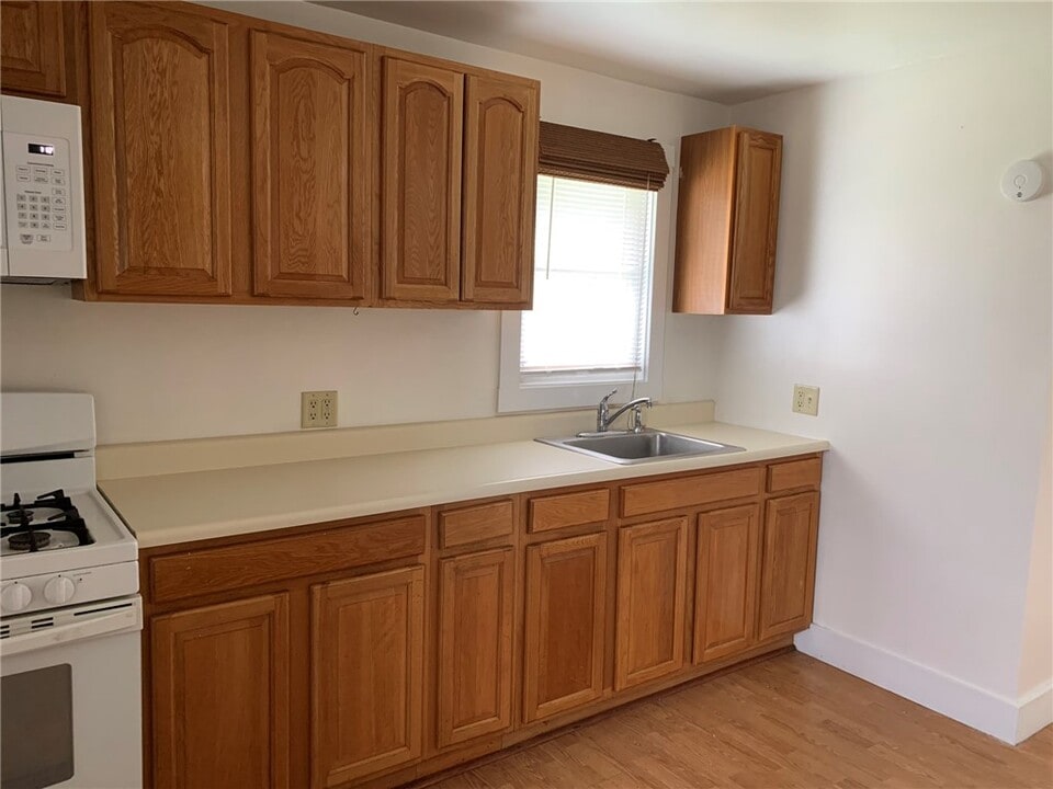 1704 Monroe Ave in Rochester, NY - Building Photo