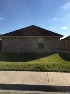 2302 Candlelight Ln in Edinburg, TX - Building Photo - Building Photo
