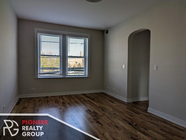 630 W Wrightwood, Unit 3 in Chicago, IL - Foto de edificio - Building Photo