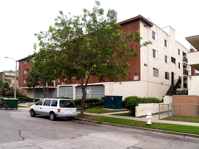 Garnsey Apartments in Santa Ana, CA - Building Photo - Building Photo