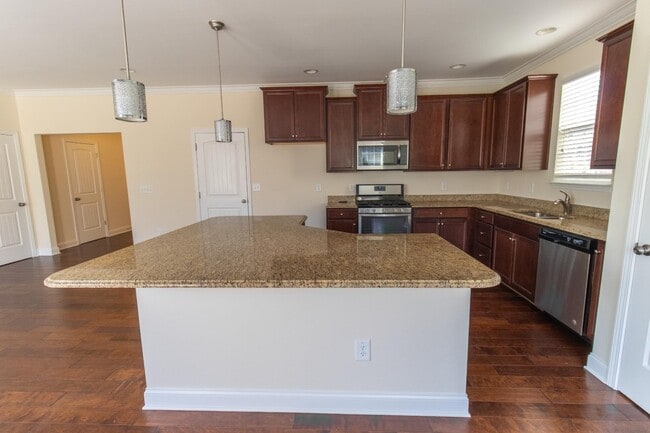 2038 Sinclair Trce in Burlington, NC - Building Photo - Building Photo