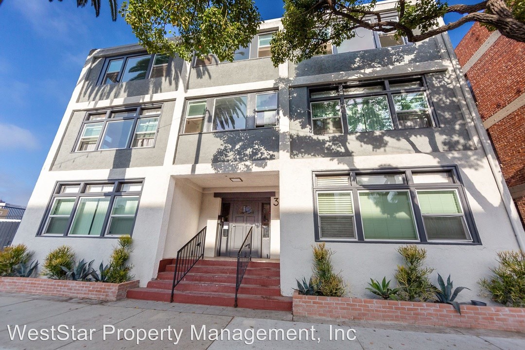 319 Elm Ave in Long Beach, CA - Building Photo