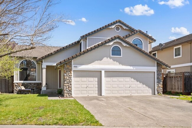 7313 Rasmussen Way in Rohnert Park, CA - Building Photo - Building Photo