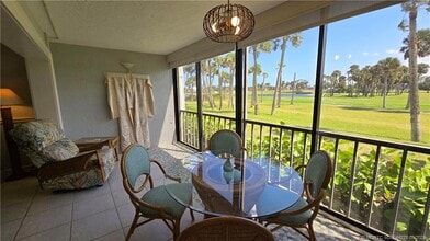 5565 NE Gulfstream Way in Stuart, FL - Building Photo - Building Photo