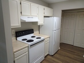 13-15 Oak Mt Dr-Unit -13 Oakmount Drive in Newnan, GA - Building Photo - Building Photo