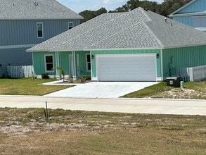 136 Breezeway Dr in Rockport, TX - Building Photo - Building Photo