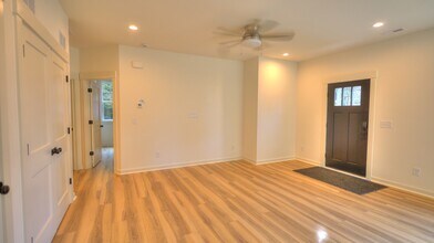 345 W Stewart Ave in Mooresville, NC - Building Photo - Building Photo