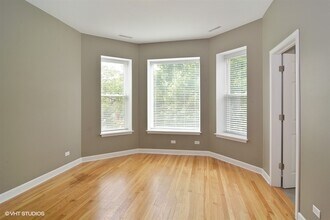 2307 N Springfield Ave in Chicago, IL - Building Photo - Building Photo