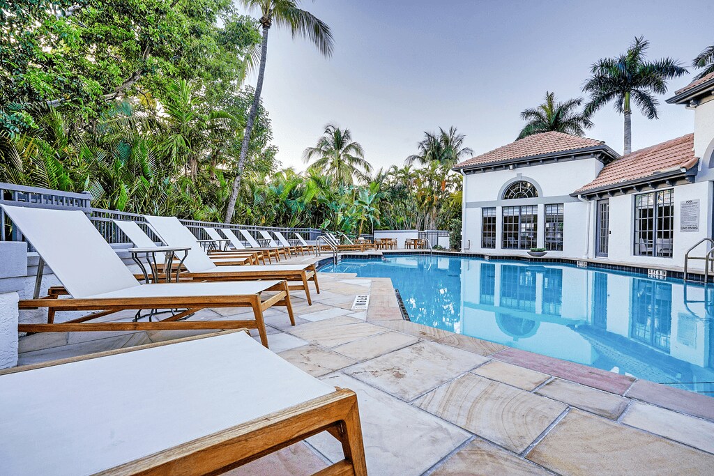 Promenade at Aventura Apartments in Aventura, FL