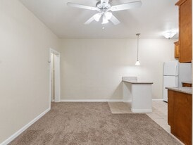 1324 N Peterson Ave, Unit 06 in Long Beach, CA - Building Photo