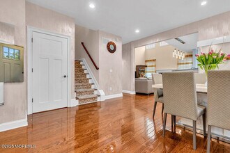 47 McCormick Ave N in Old Bridge, NJ - Foto de edificio - Building Photo