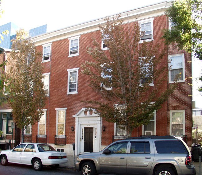 824 N West St in Wilmington, DE - Foto de edificio - Building Photo