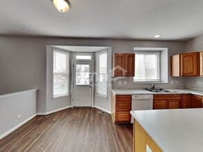 9781 Chetwood Dr in Huntley, IL - Foto de edificio - Building Photo