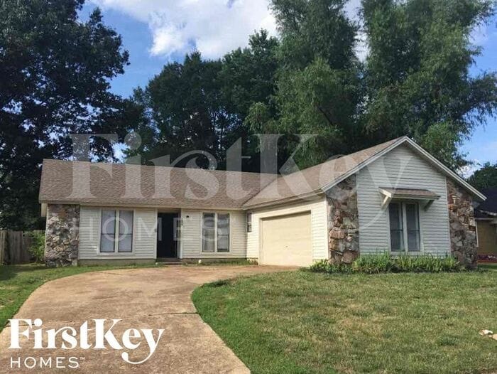 6056 New Leaf Ln in Memphis, TN - Building Photo