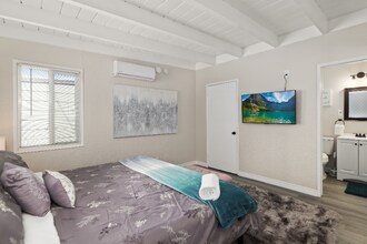 281 E Pleasant St, Unit B in Long Beach, CA - Building Photo - Building Photo