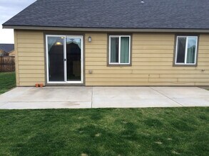 1615 Filmore Dr in Moses Lake, WA - Building Photo - Building Photo