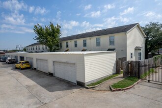Shaver Landing in Pasadena, TX - Building Photo - Building Photo