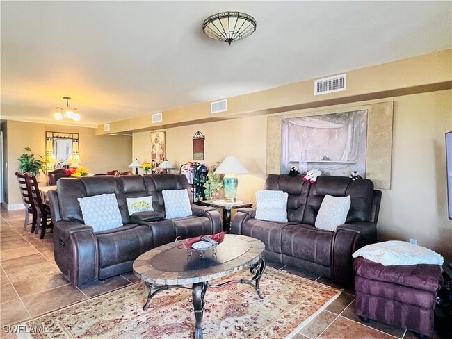 1200 Gulf Shore Blvd N