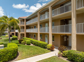 Bloomfield Ridge in Naples, FL - Foto de edificio - Building Photo