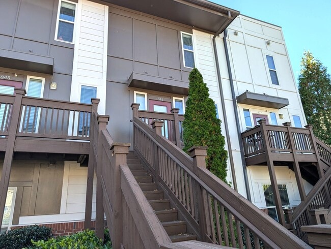 property at 841 Seigle Point Dr