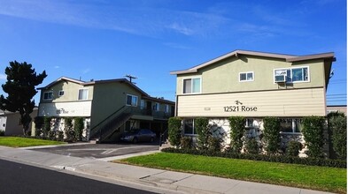 12521 Rose Ave, Unit 2 in Downey, CA - Foto de edificio - Building Photo