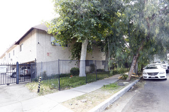 Memory Park Apartments in North Hills, CA - Building Photo - Building Photo