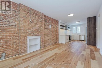 174 Sunnyside Ave in Toronto, ON - Building Photo - Building Photo