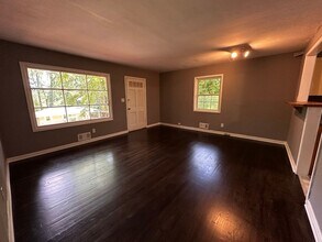 3650 Tulip Dr in Decatur, GA - Building Photo - Building Photo