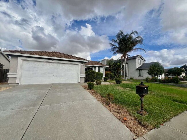 1605 Paseo Flores Dr in Suisun City, CA - Building Photo - Building Photo