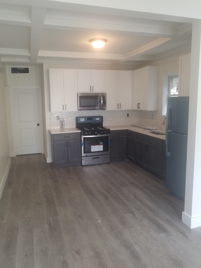 193 Seymour Ave, Unit 1 in Newark, NJ - Foto de edificio - Building Photo