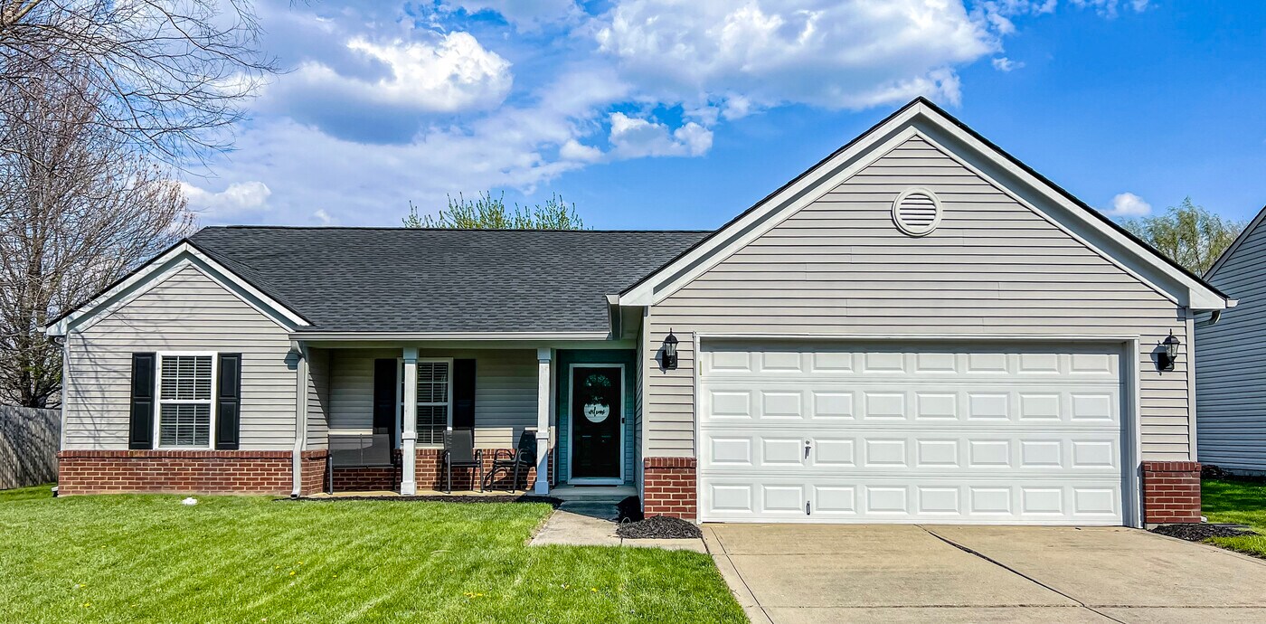 13255 Summerwood Ln in Fishers, IN - Building Photo