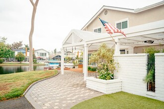 22755 Islamare Ln in Lake Forest, CA - Building Photo - Building Photo