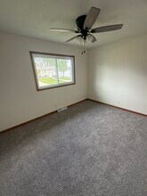 228 Lenora Dr NW in Cedar Rapids, IA - Building Photo - Building Photo