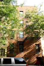 413 W 47th St in New York, NY - Building Photo - Building Photo