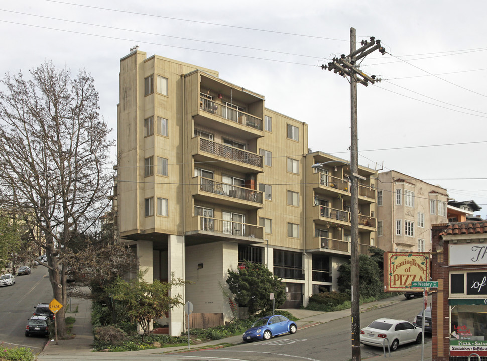 601 Brooklyn Ave in Oakland, CA - Building Photo